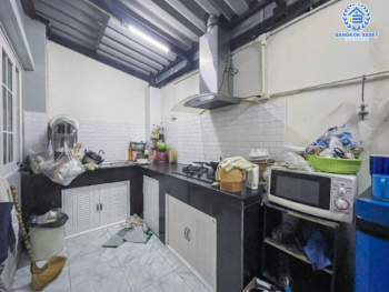 *****ทาวน์เฮ้าส์มือสองย่านกรุงเทพมหานคร ม.โกลเด้นทาวน์ วิภาวดี-แจ้งวัฒนะ เนื้อที่ 17.3 ตร.ว. ฟังก์ชัน 4 ห้องนอน 2 ห้องน้ำ 1 ที่จอดรถ แถมฟรี! 2 เครื่องปรับอากาศ บนทำเลเดินทางสะดวกสุด เพียง 15 นาทีก็ถึงรถไฟฟ้าสายสีแดง "สถานีการเคหะ" จองเลย!